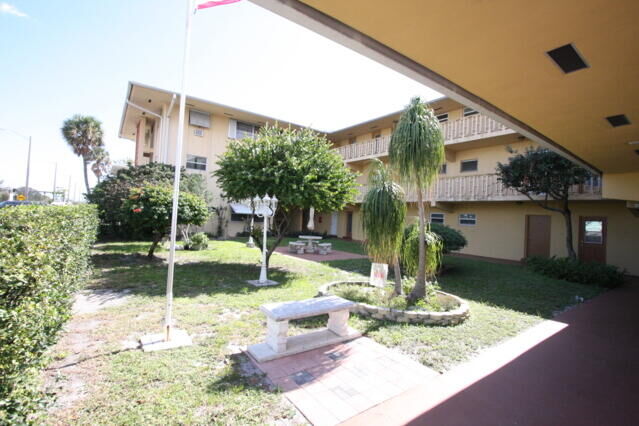 Property Photo: 1050 E Sample Road 307 FL 33064