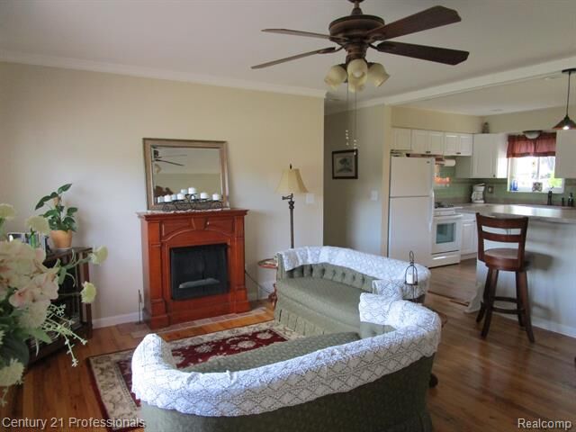 Property Photo: 38386 Maes Street MI 48186