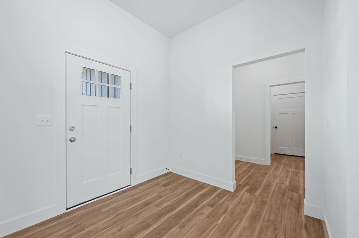 Property Photo: 519 E Elmwood St KS 67147