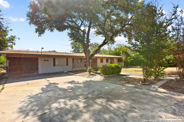 Property Photo:  414 E Cheryl Dr  TX 78228 
