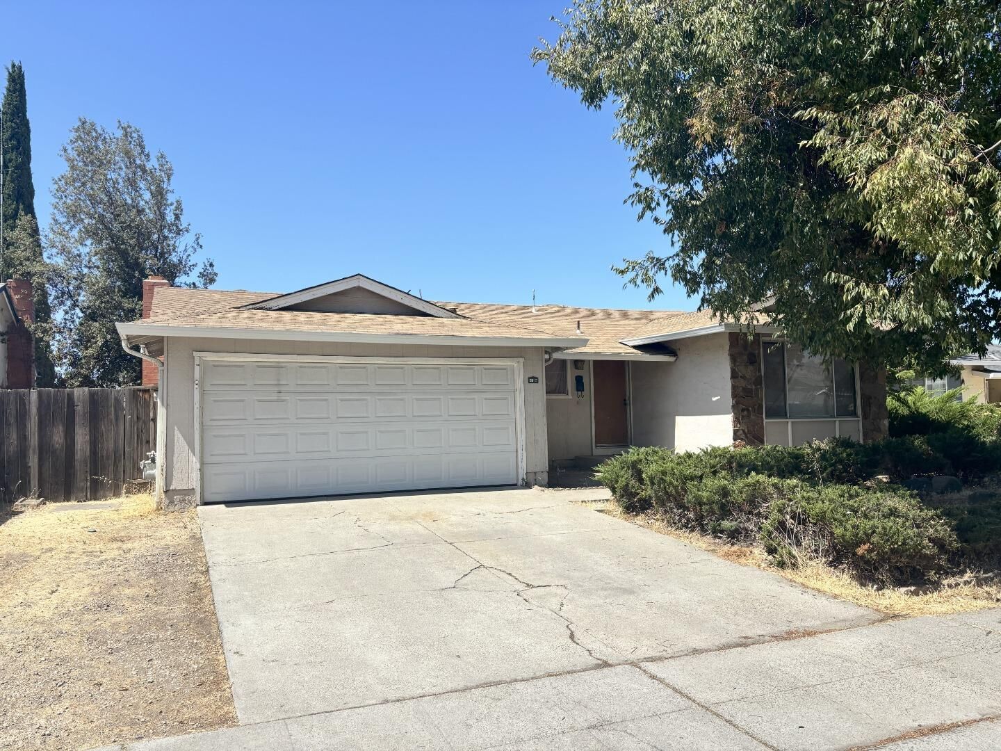 Property Photo:  2837 Burdick Way  CA 95148 