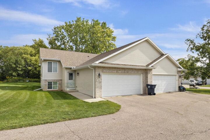 924 Waters Edge Court  Marshall WI 53559 photo