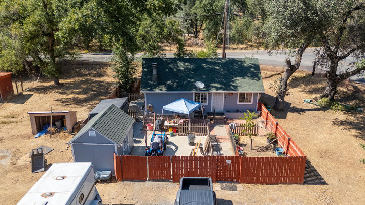Property Photo: 20387 Bernard Way CA 96003