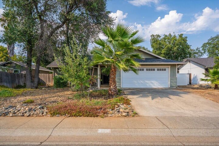 2064 Silverfield Loop  Redding CA 96002 photo