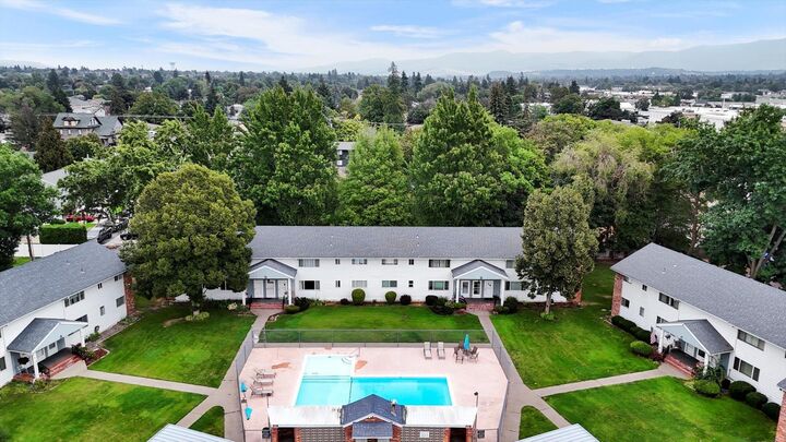 Property Photo: 250 N Raymond St B-2 WA 99206
