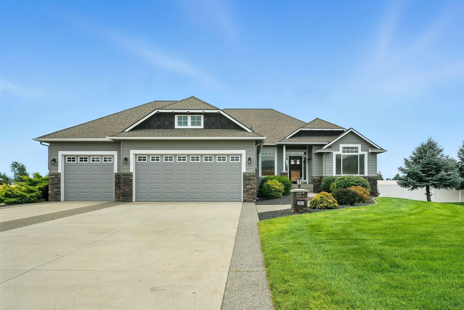 Property Photo:  20826 E Happy Trails Ln  WA 99027 