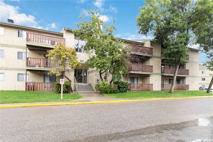 Property Photo: 1121 McKercher Drive 306 D2 SK S7H 5B8