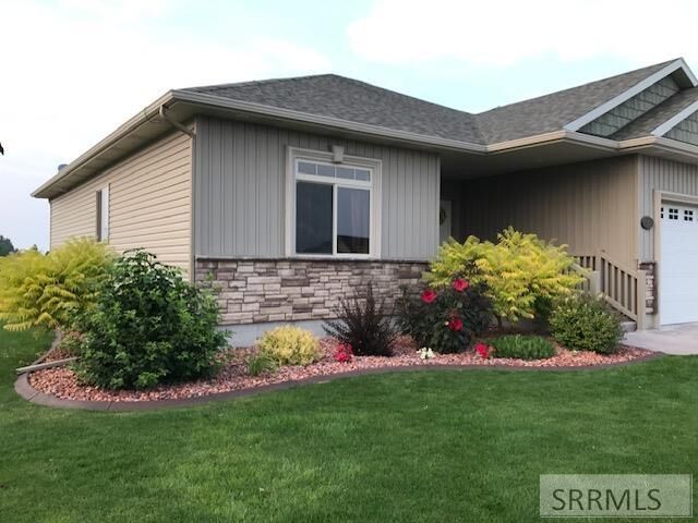 Property Photo: 525 Lapoloma Drive ID 83404