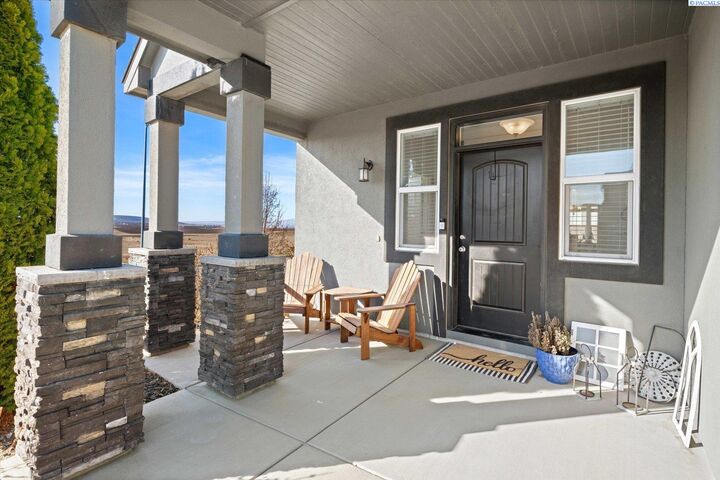 Property Photo: 4898 Barbera St WA 99352