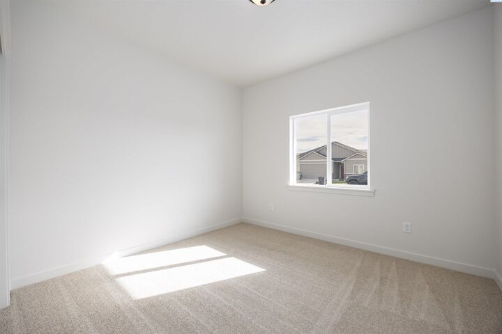 Property Photo:  215 Schrute Road  WA 99350