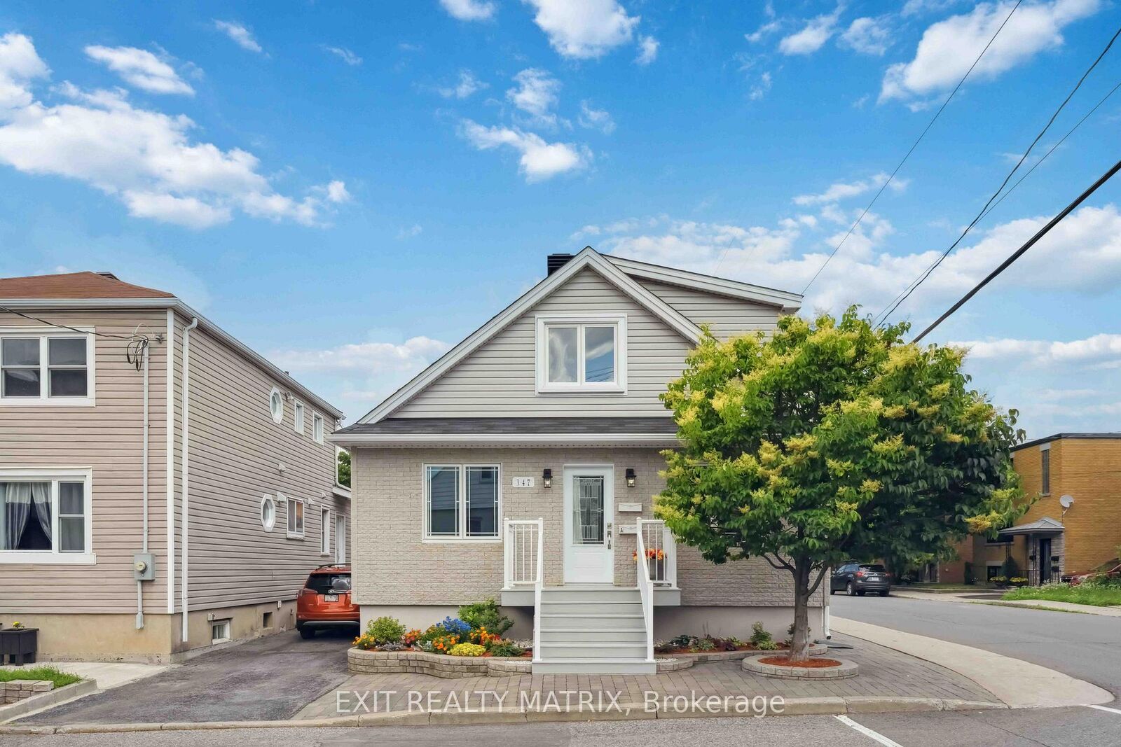 Property Photo: 347 Shakespeare Street ON K1L 5M1