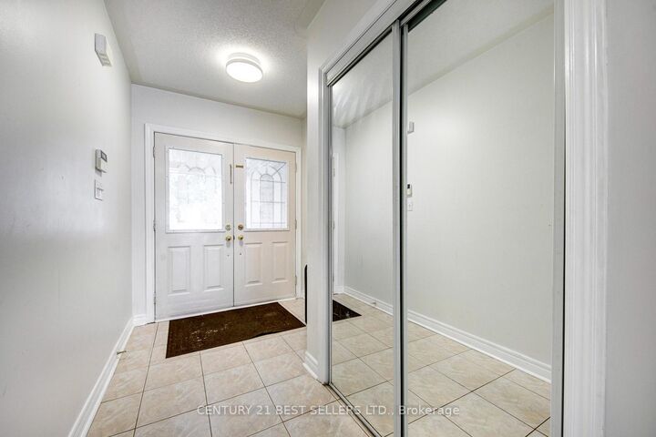 Photo de la propriété: 189 Warwick Crescent ON L3X 2S3