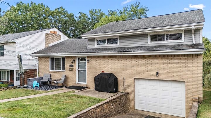 Property Photo: 109 Betty Jane Court PA 15235