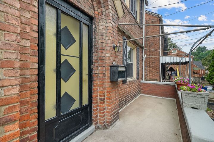 Property Photo:  755 Maytide St  PA 15227 