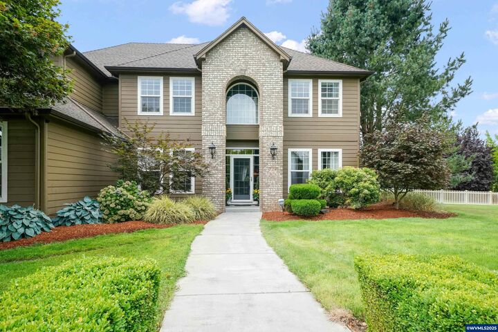 Property Photo: 729 Covey Ln NE OR 97317