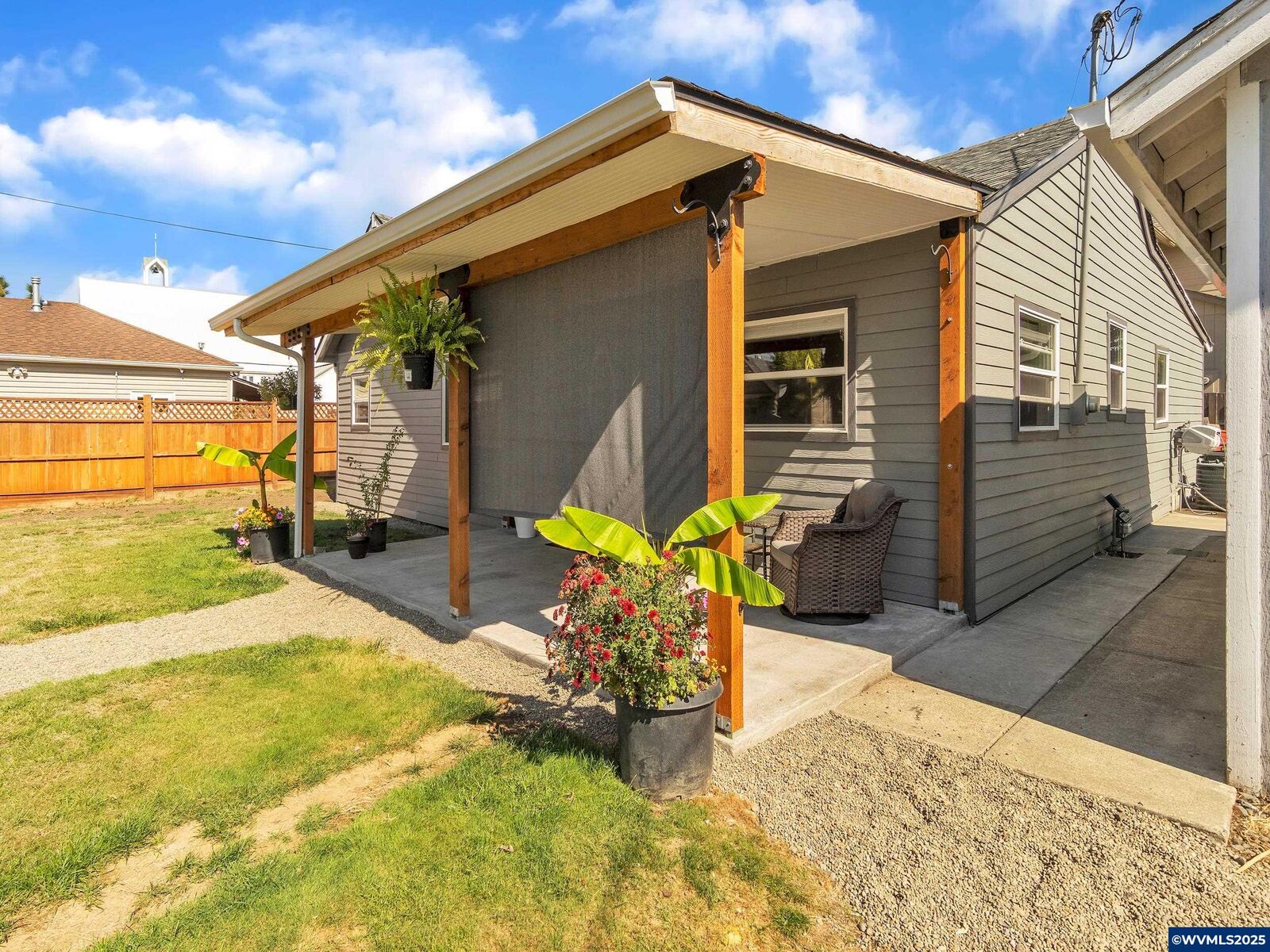 Property Photo:  4201 Wadsworth Ln SE  OR 97317 