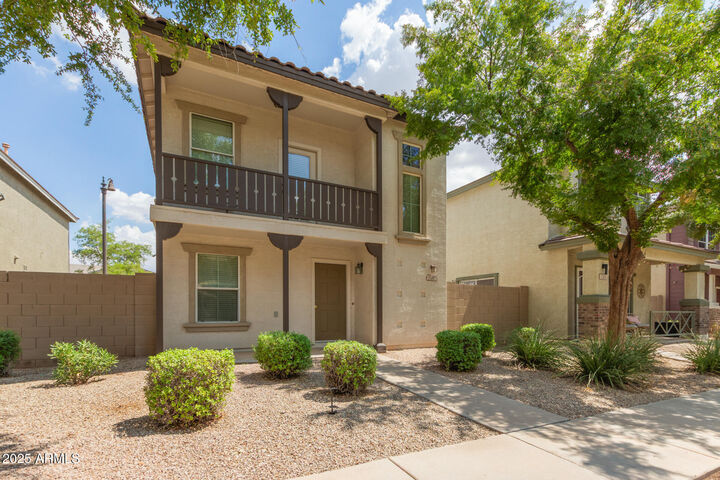 Property Photo:  1502 S Roadrunner Drive  AZ 85296 