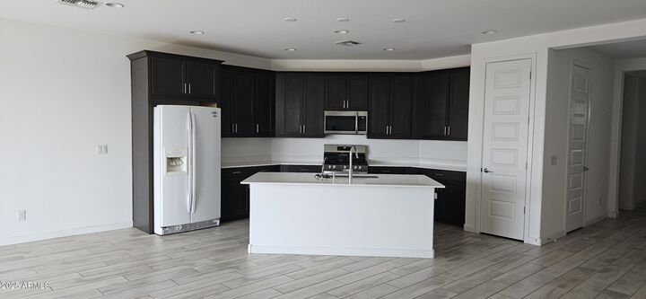 Property Photo: 5324 S 24th Lane AZ 85041