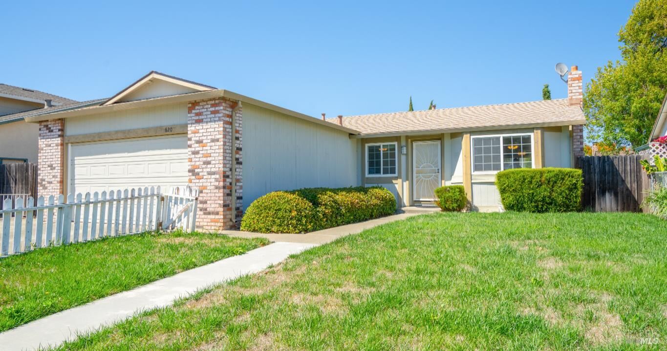 Property Photo: 620 Barnacle Way CA 94585