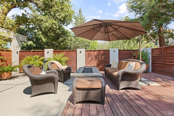 Property Photo: 19 Gleneagle Circle CA 94558