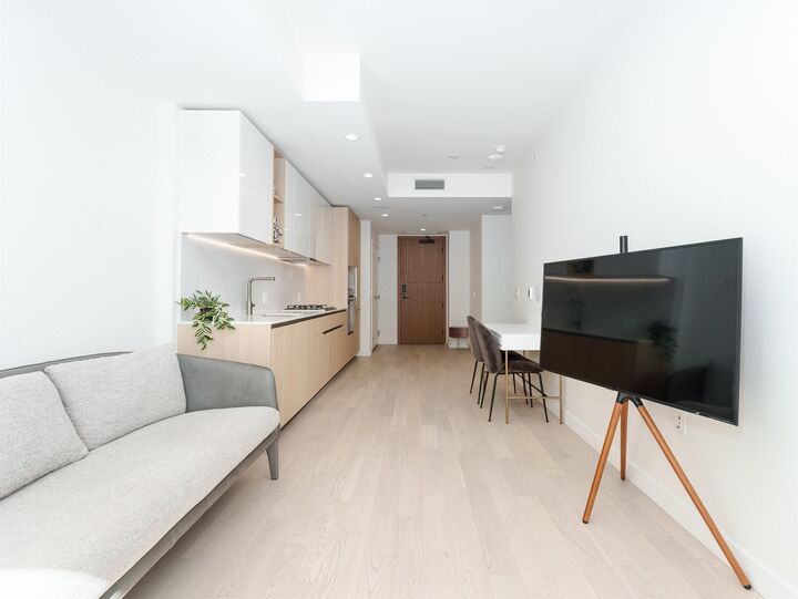 Photo de la propriété: 6833 Pearson Way 711 BC V7C 0E8