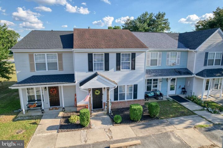 Property Photo:  14 E Patriots Pass  DE 19963