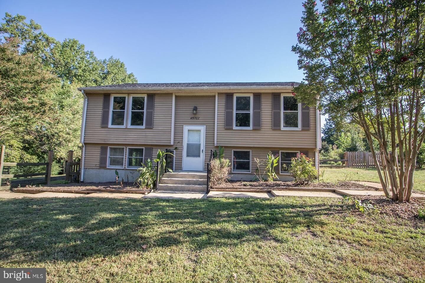 Property Photo: 45702 Robinson Court MD 20634