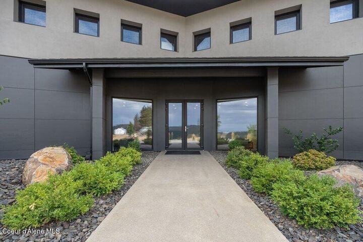 Property Photo: 19023 E Terrapin Ln 19027 WA 99027
