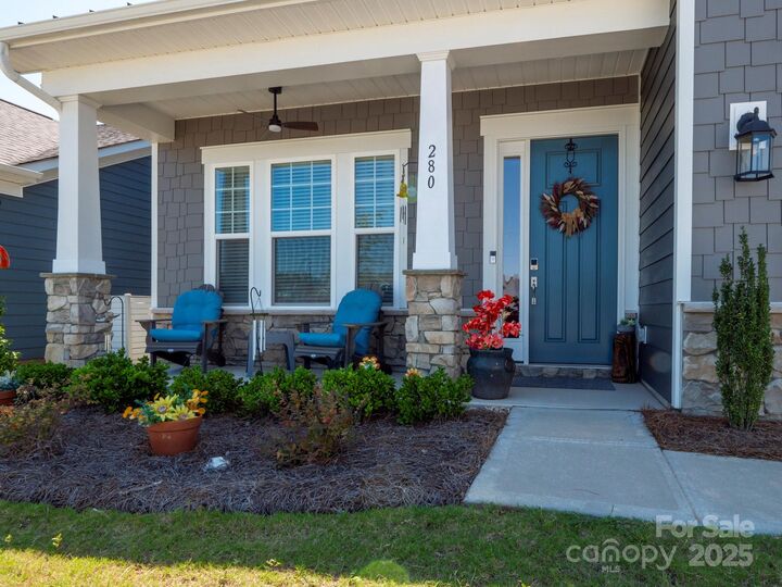 Property Photo: 280 Portrait Way NC 28079