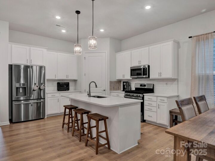 Property Photo: 280 Portrait Way NC 28079