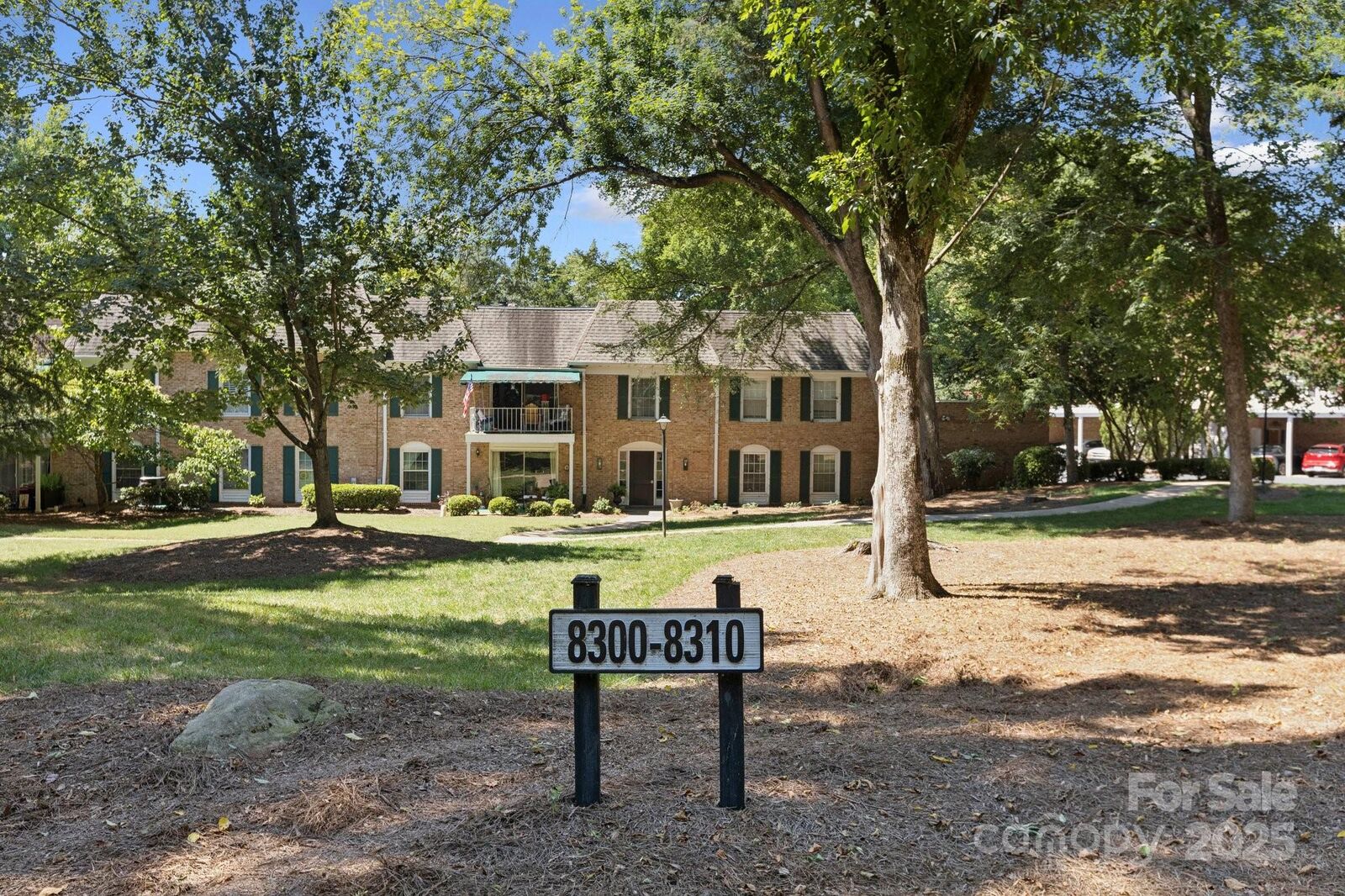 Property Photo:  8304 Meadow Lakes Drive  NC 28210 