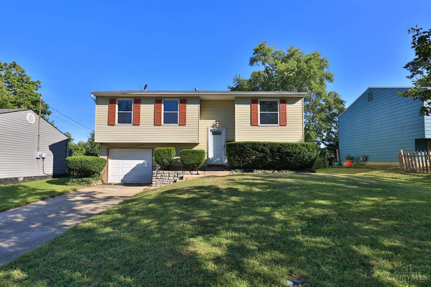 Property Photo: 11728 Elkwood Drive OH 45240