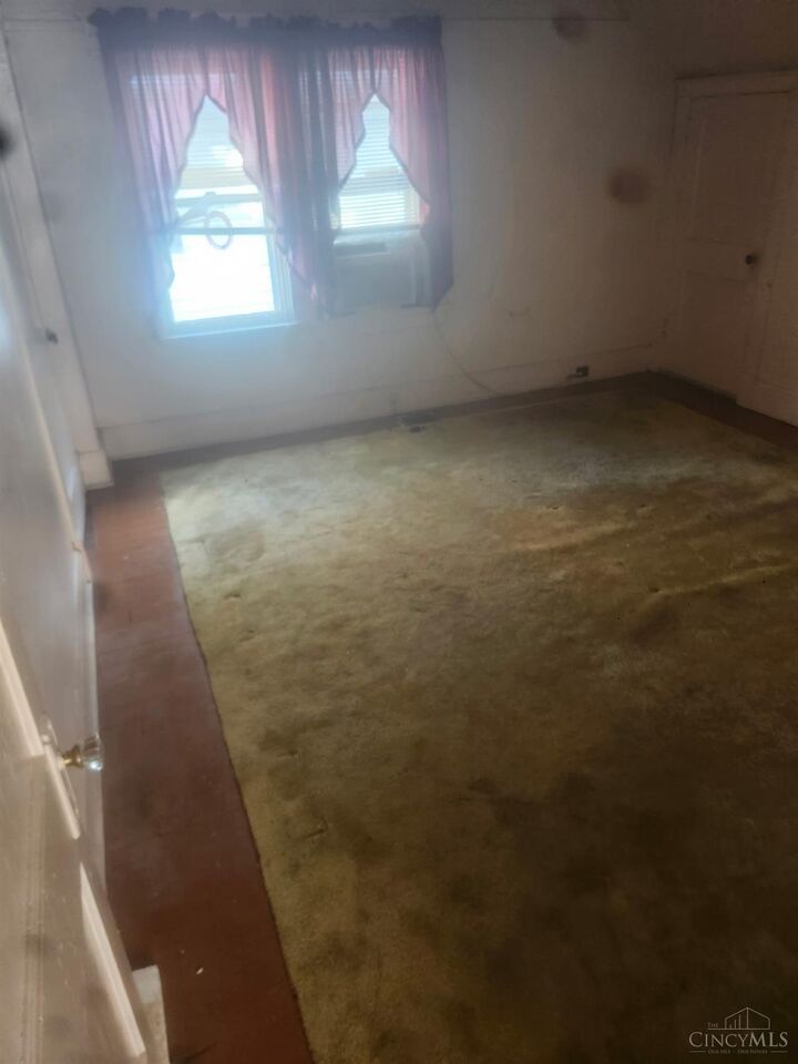 Property Photo:  1611 Grantwood Avenue  OH 45207 