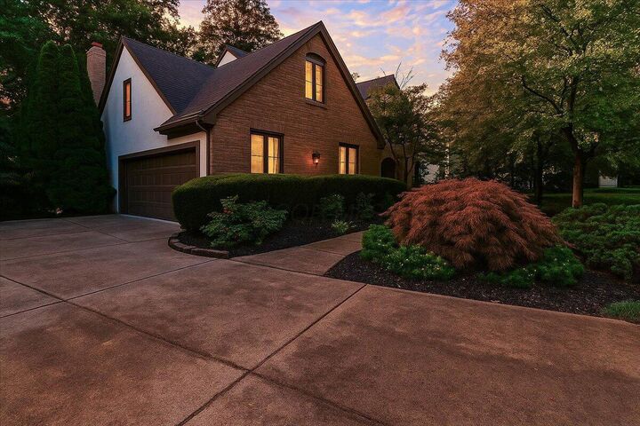 Property Photo: 8245 Sanctuary Drive OH 43235