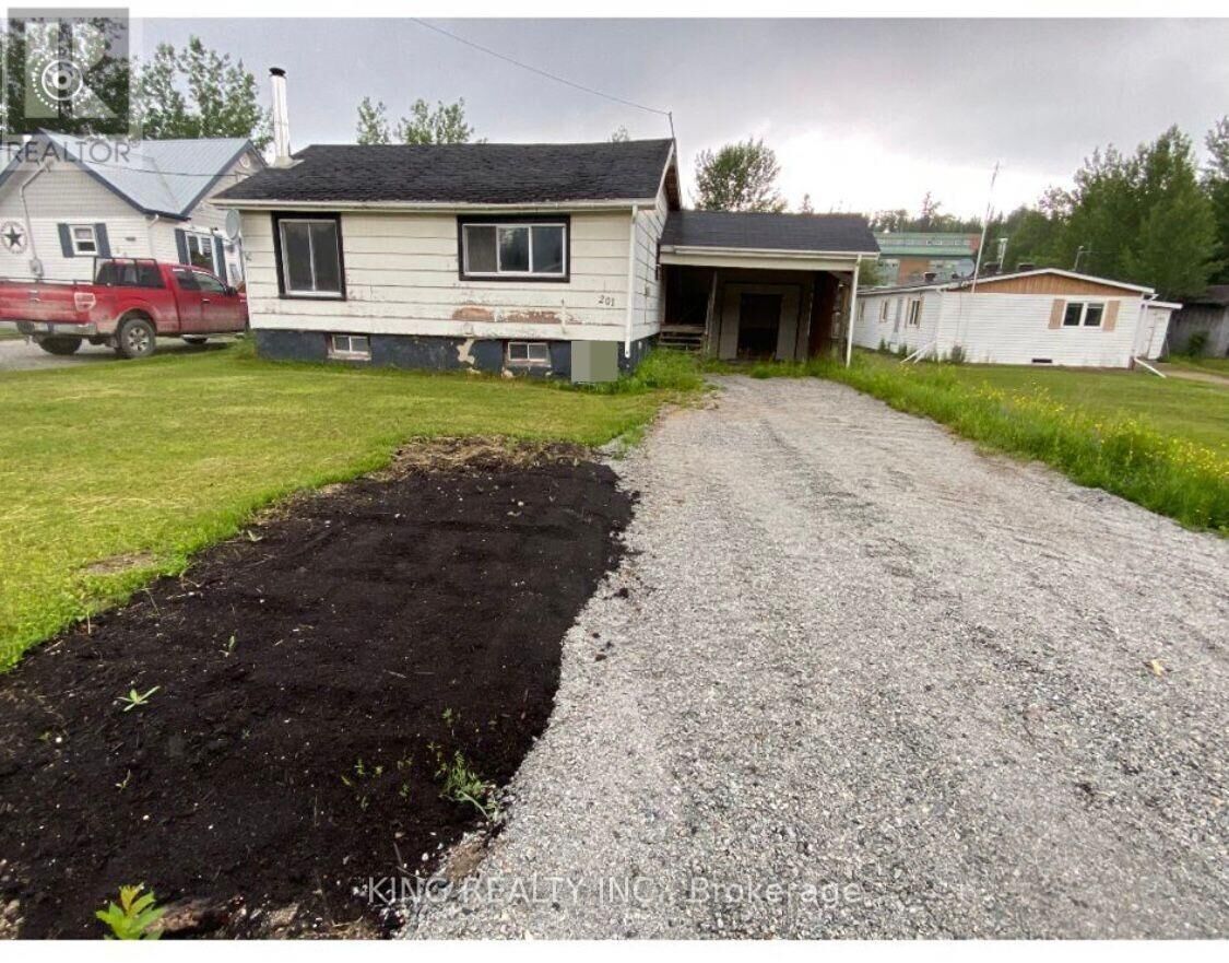Property Photo:  201 Third Avenue  ON P0M 1Z0 