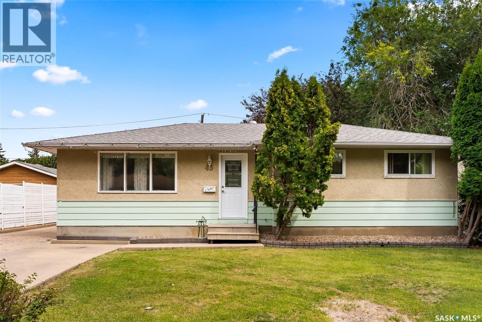 Property Photo:  45 Drope Street  SK S4R 4R7 