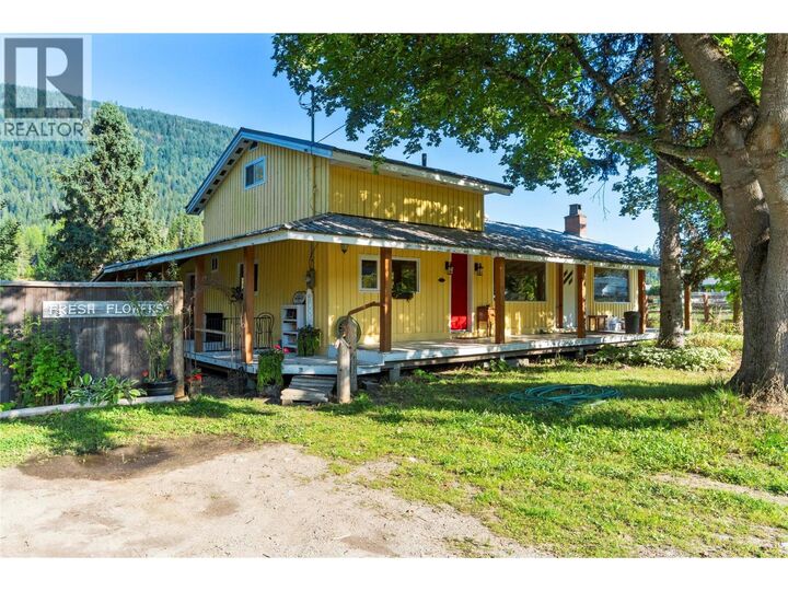 Property Photo: 3590 50 Street Northeast BC V1E 1Y5