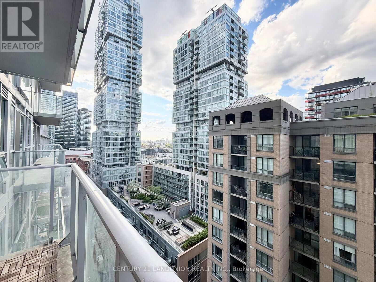 Property Photo: 126 Simcoe Street 1505 ON M5H 4E6