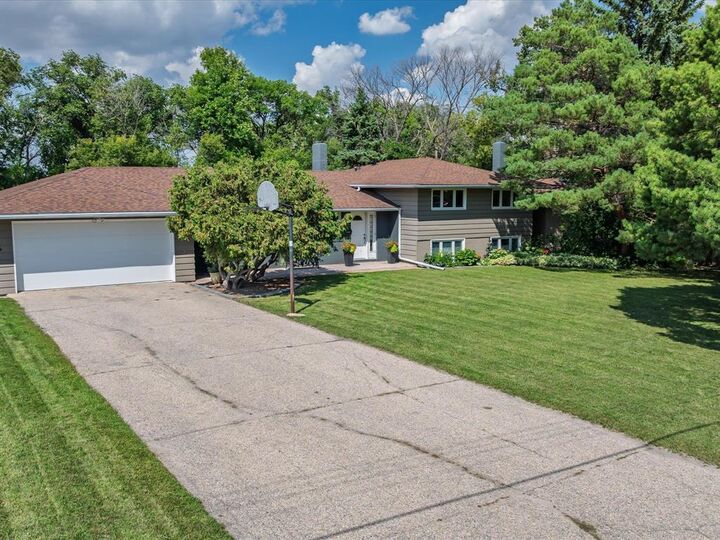 15 Tod Drive  Winnipeg MB R2M 1Y5 photo