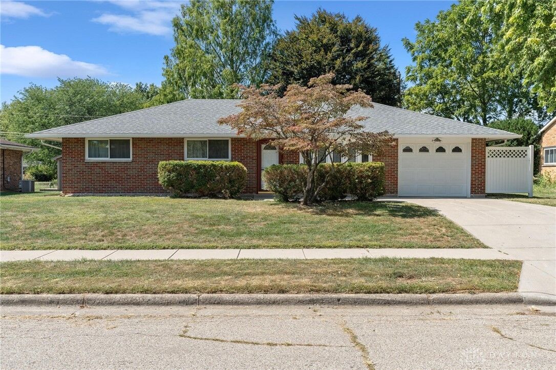 Property Photo: 844 Louise Drive OH 45385