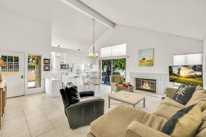 Property Photo: 103 Verde Way CA 92260