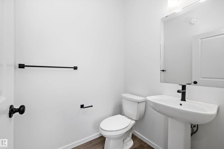 Property Photo: 5458 Hawthorn Run SW AB T6X 3K6