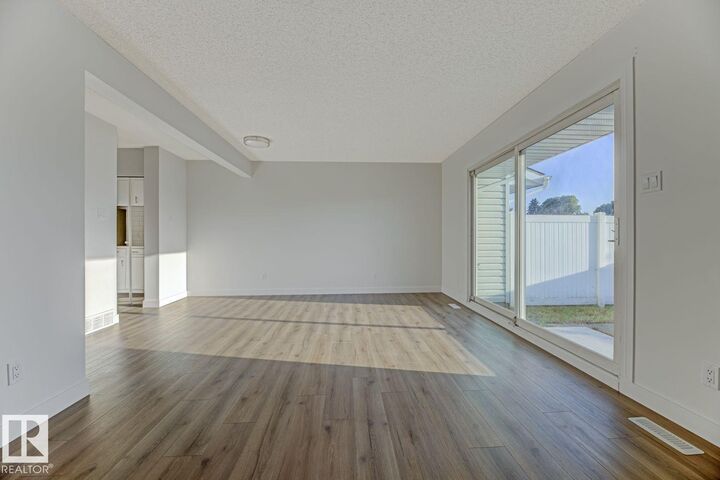 Property Photo: 11514 139 Avenue NW AB T5X 3L4