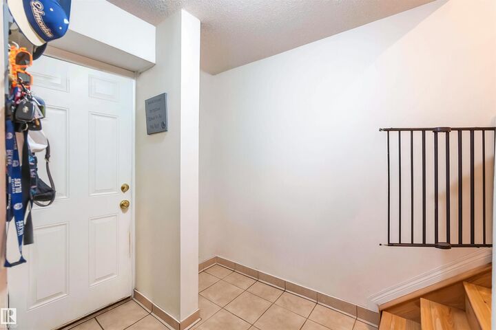 Property Photo: 14205 82 Street NW 15 AB T5E 2V7