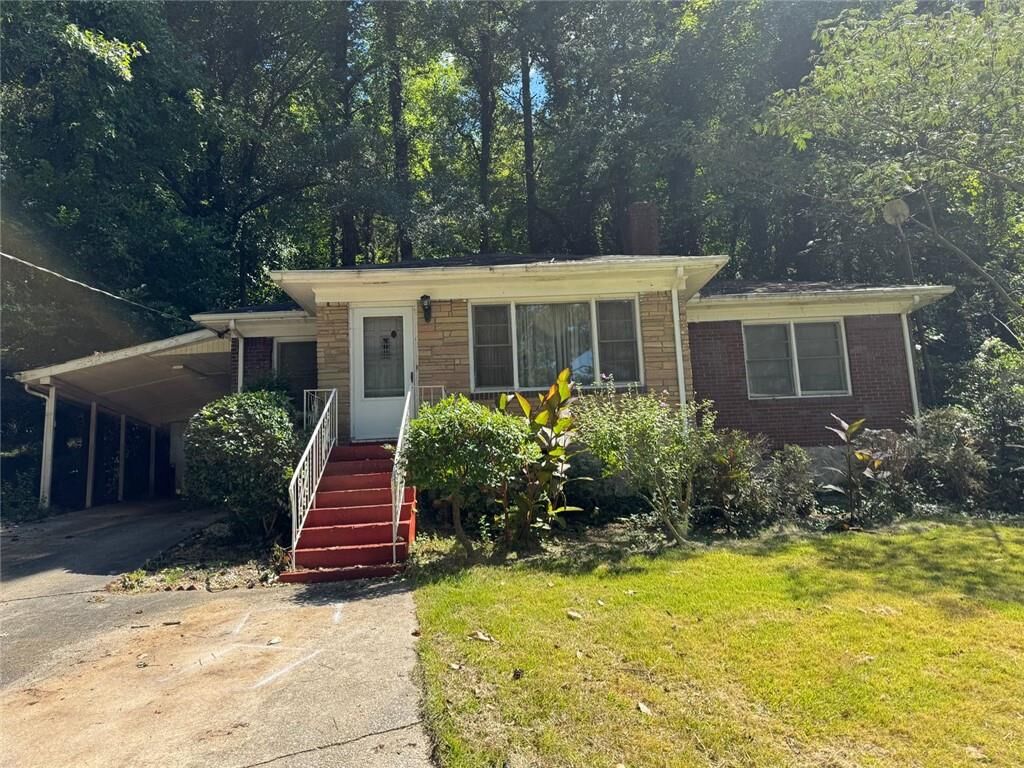 Property Photo: 2200 Beecher Circle SW GA 30311