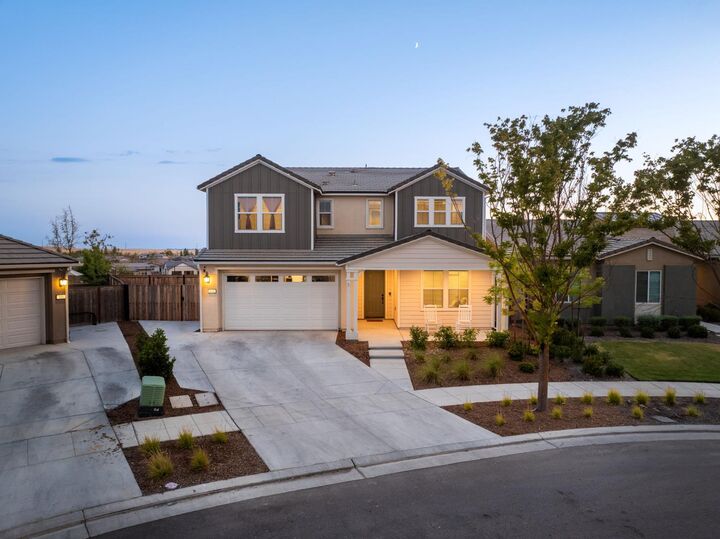 Property Photo: 988 Horizon Drive CA 93636