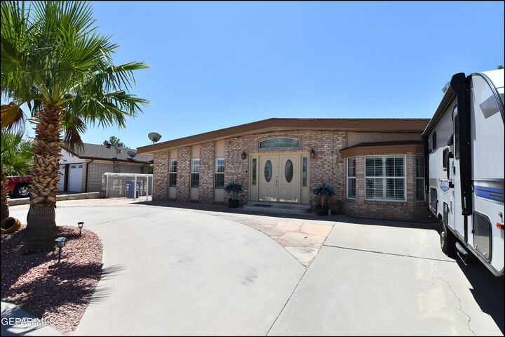 10916 Miller Barber Drive  El Paso TX 79936 photo