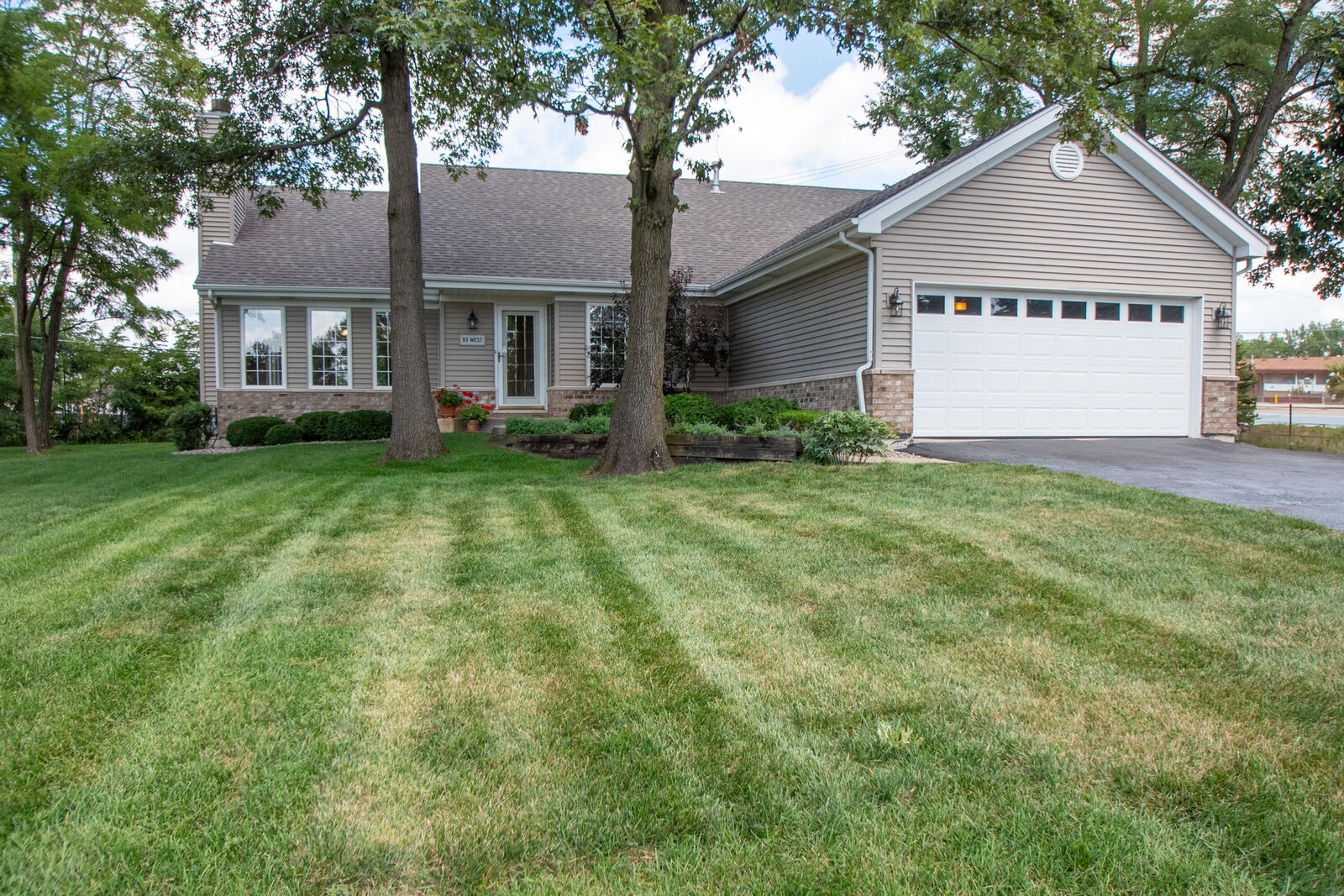Property Photo:  93 W Richton Road  IL 60417 
