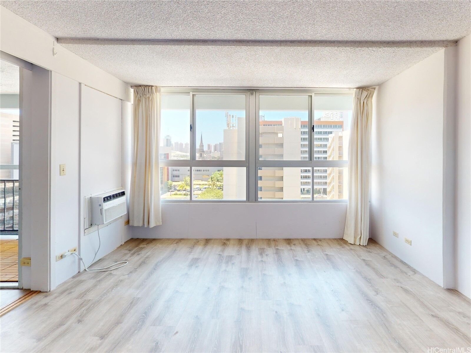Property Photo:  1621 Dole Street 705  HI 96822 