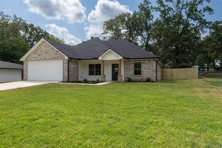 Property Photo: 2900 Jane Dr TX 75601